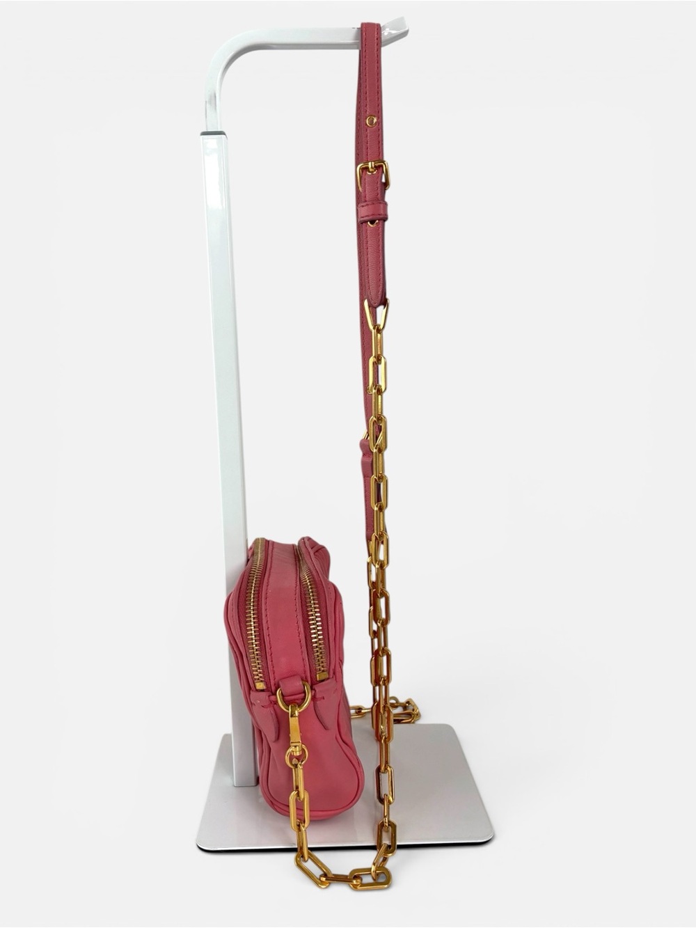 Miu Miu Rose Pink Matelassé Crossbody with Gold Chain - Picture 3 of 13